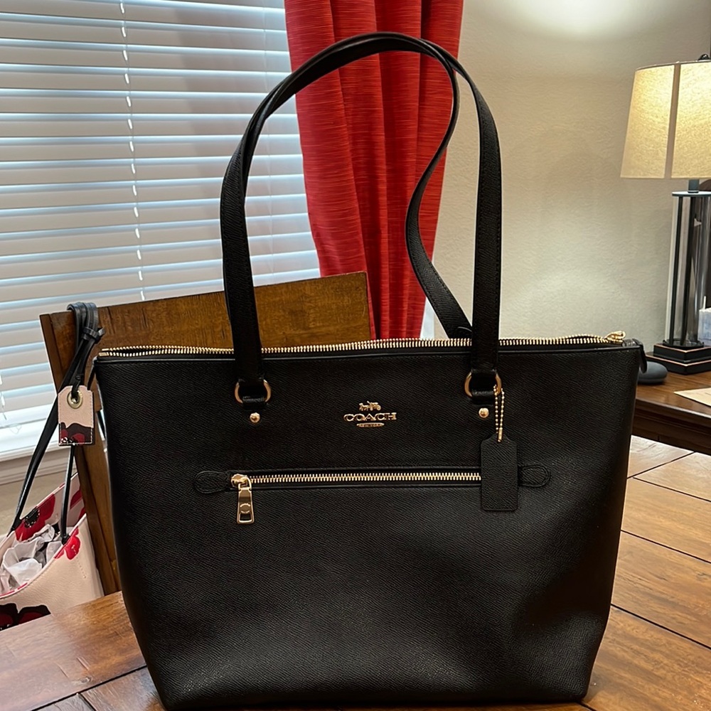 Large black Coach bag. Excellent condition.